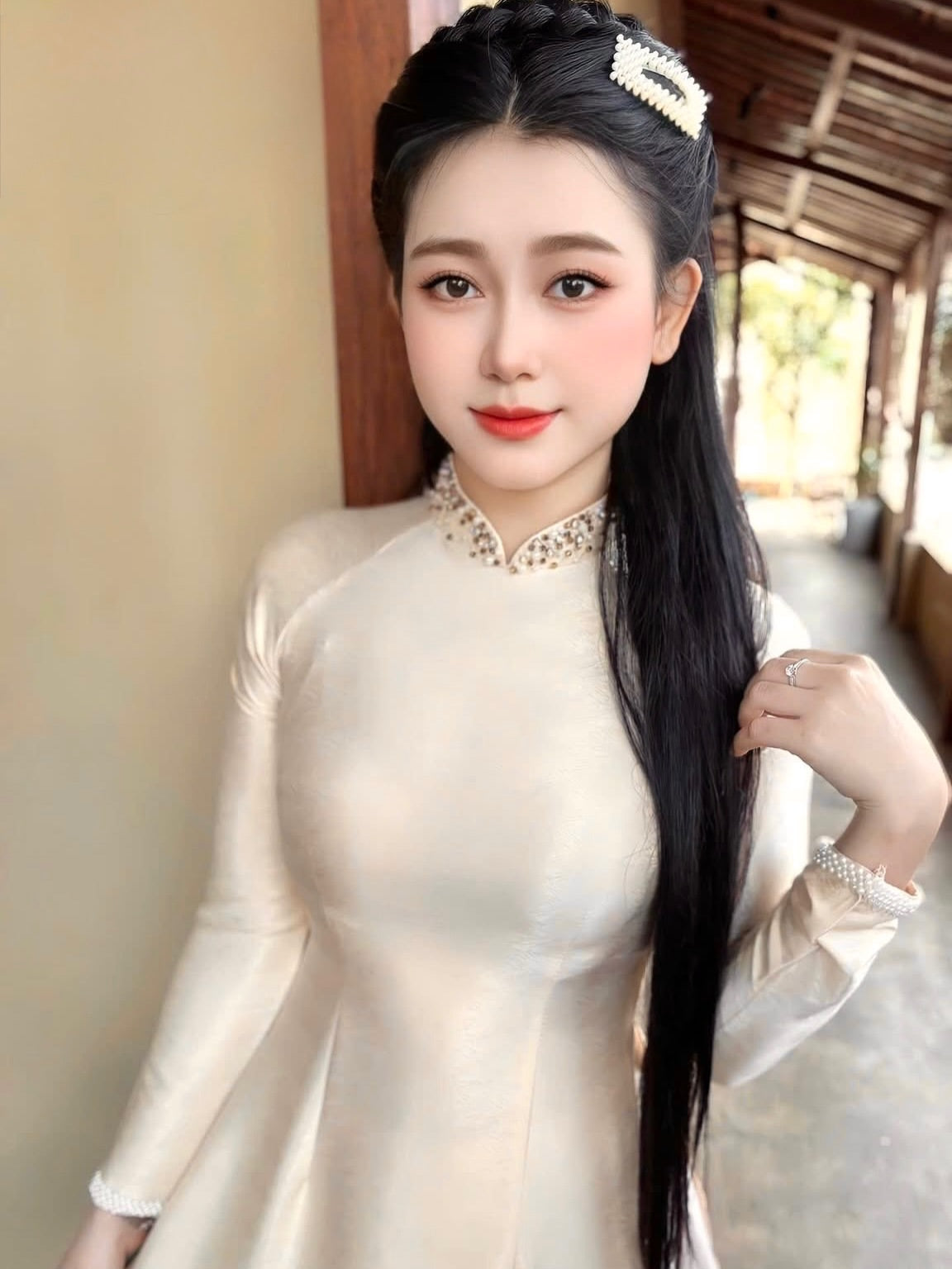 Wood-Grain Texture Silk (Lụa Vân Gỗ) Ao Dai Set – Cream White