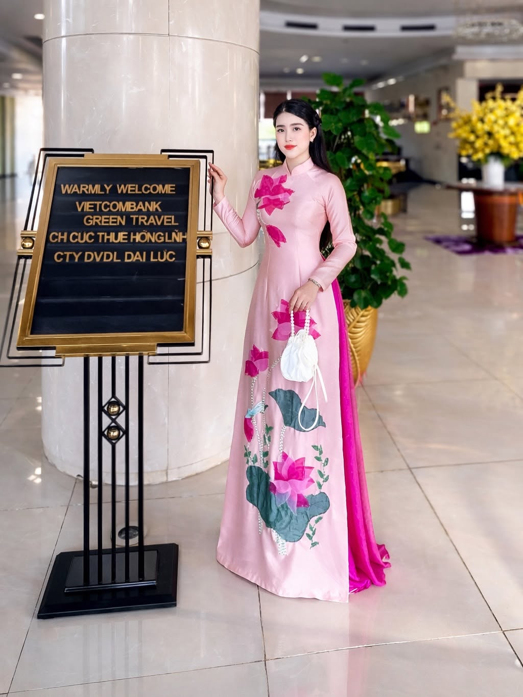 Wood-Grain Texture Silk (Lụa Vân Gỗ) Ao Dai Set – Dusty Pink