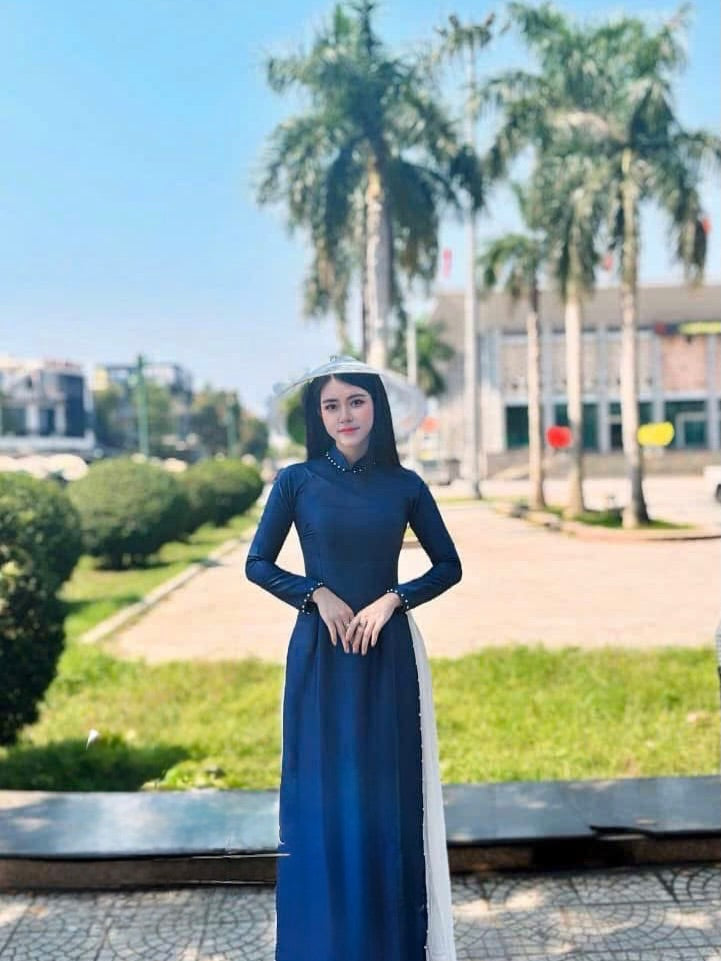 Wood-Grain Texture Silk (Lụa Vân Gỗ) Ao Dai Set – Navy Blue