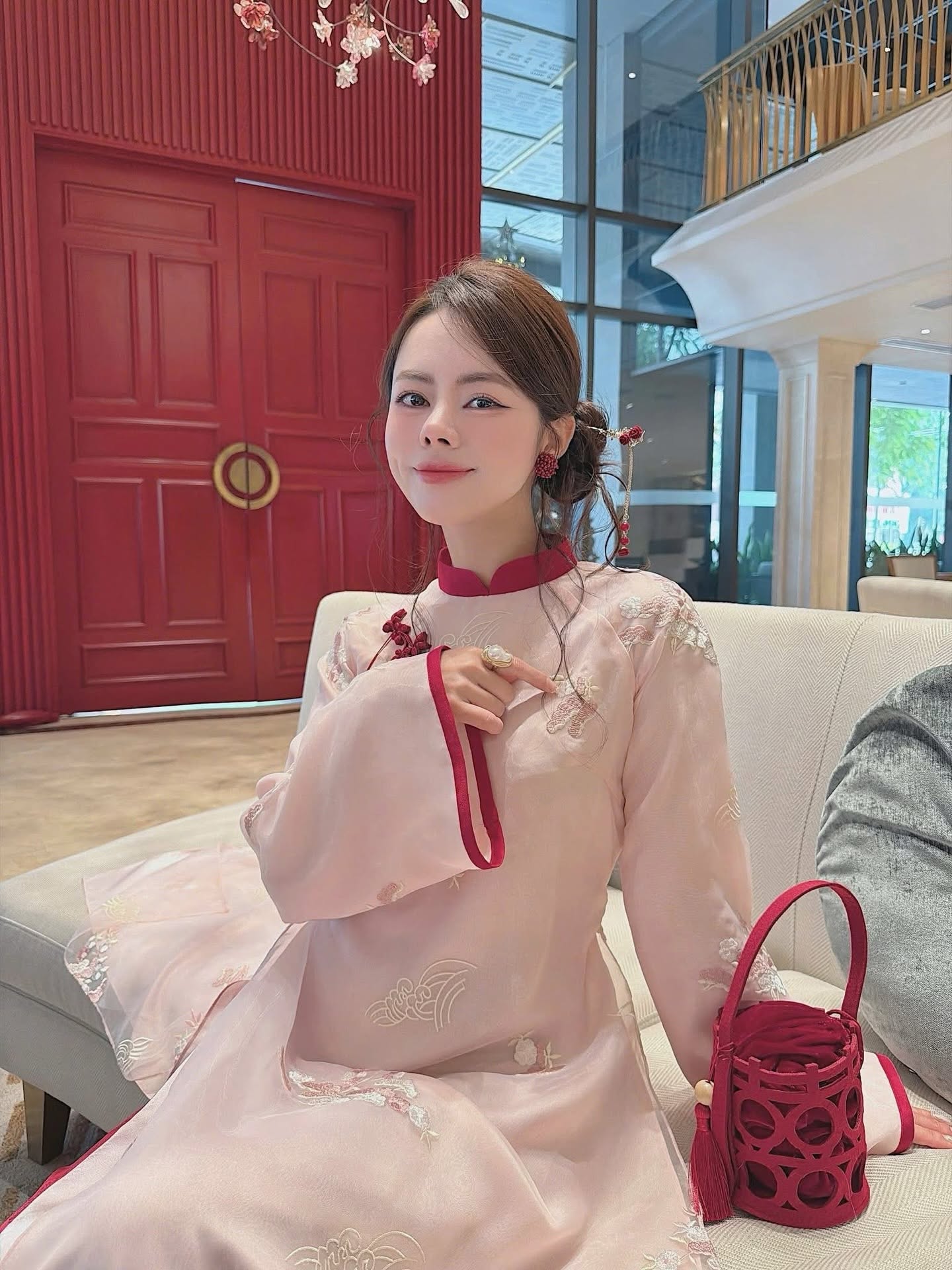 Hand-Embroidered Silk Ao Dai Set – Soft Blush Pink