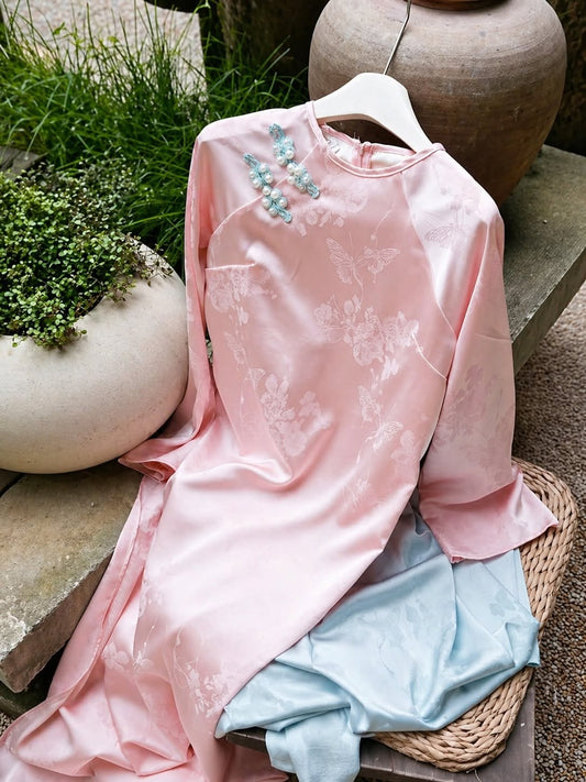 Traditional Silk Ao Dai Set with Contrast Pants – Soft Pastel Pink & Light Blue
