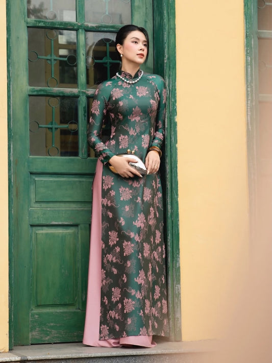 Traditional Silk Ao Dai Set with Contrast Pants – Deep Green & Pink